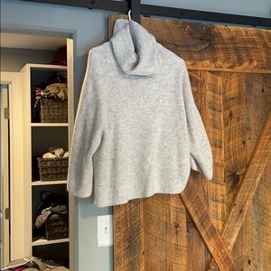 Vince camuto grey sweater Medium
